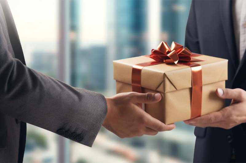 Bạn nên tránh chọn quà tặng sếp mang tính điều trị hoặc liên quan vấn đề sức khỏe riêng tư