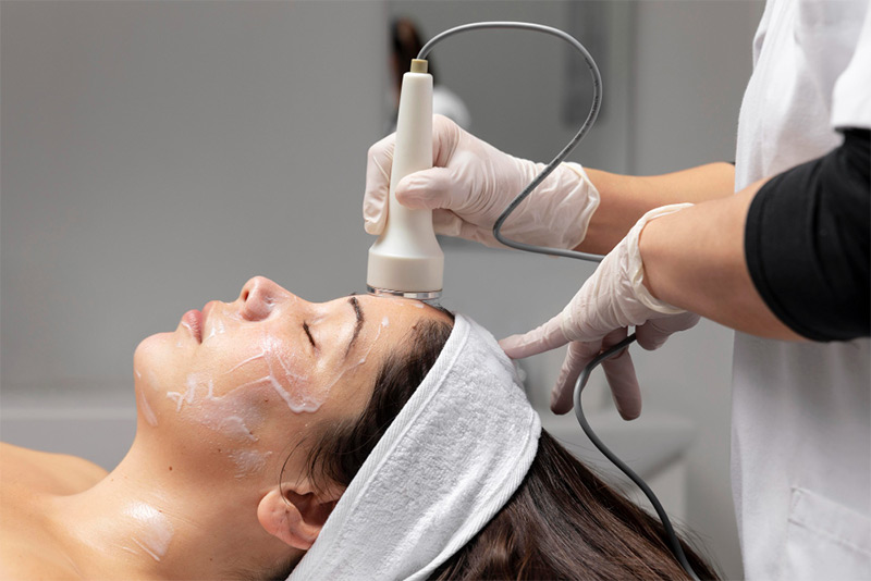 Nhiều phương pháp sử dụng năng lượng vật lý để tạo ra kích thích sinh lý có kiểm soát