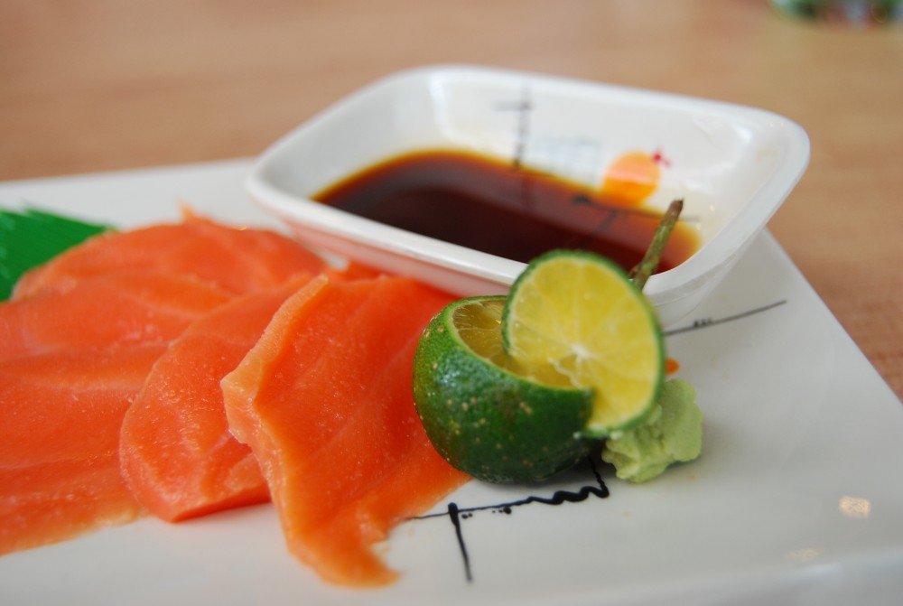 Sashimi cá hồi giàu omega-3